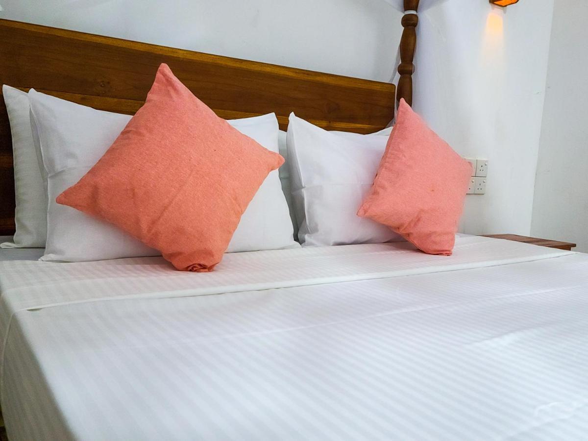Woodholic Homestay 시기리야 외부 사진