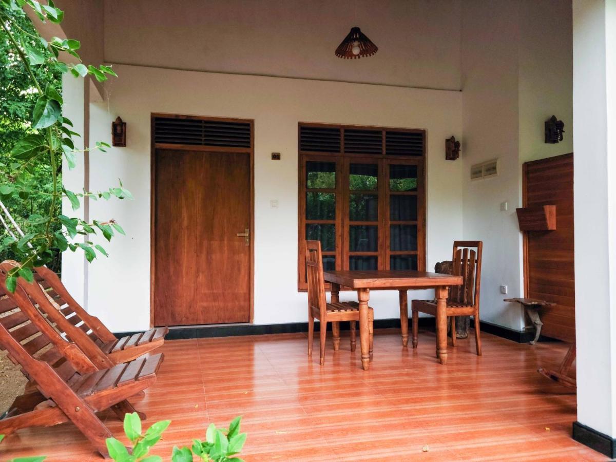Woodholic Homestay 시기리야 외부 사진