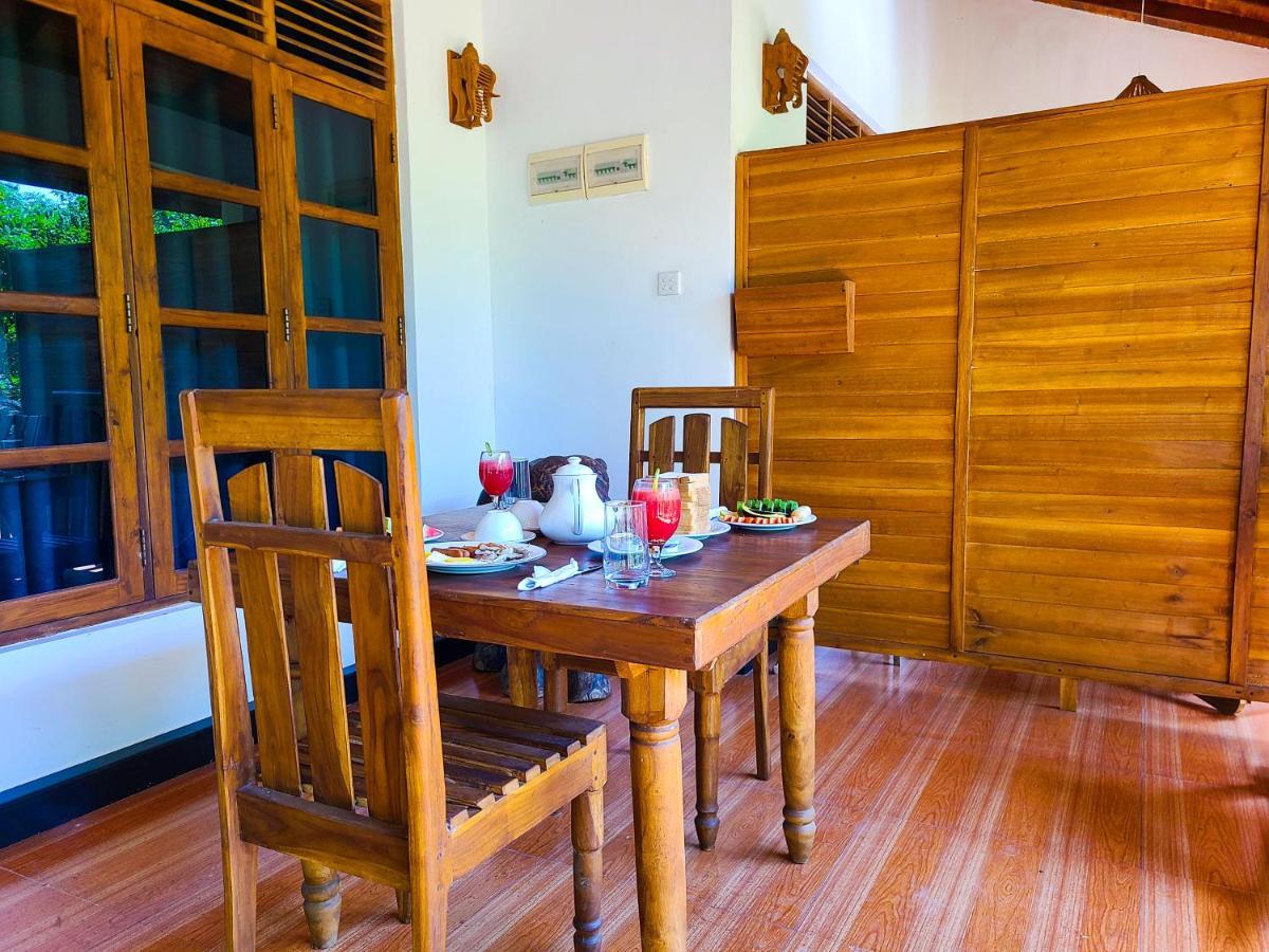 Woodholic Homestay 시기리야 외부 사진